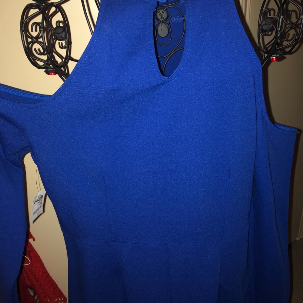 Dress - Picture 2 of 3